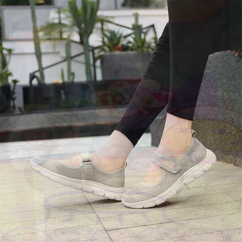 Tech Accessories Business - Number 40 Net Womens Tennis Shoes